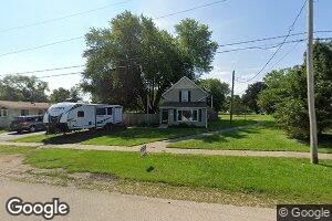 117 2nd St, Carbon Cliff, IL 61239