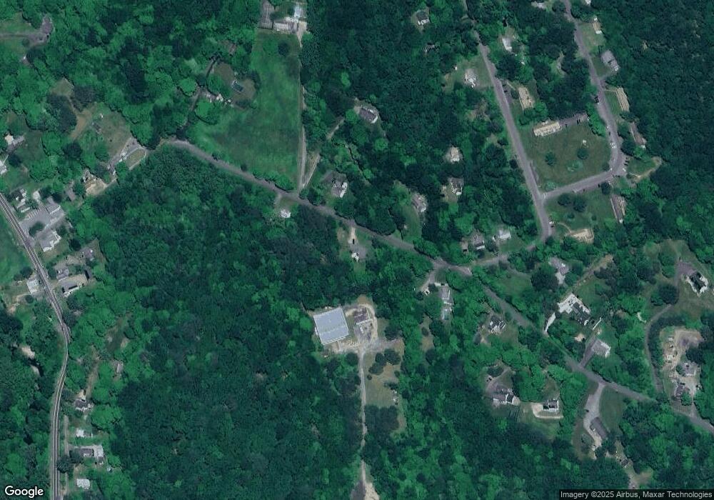 183 Quassuk Rd, Woodbury, CT 06798 - photo 1