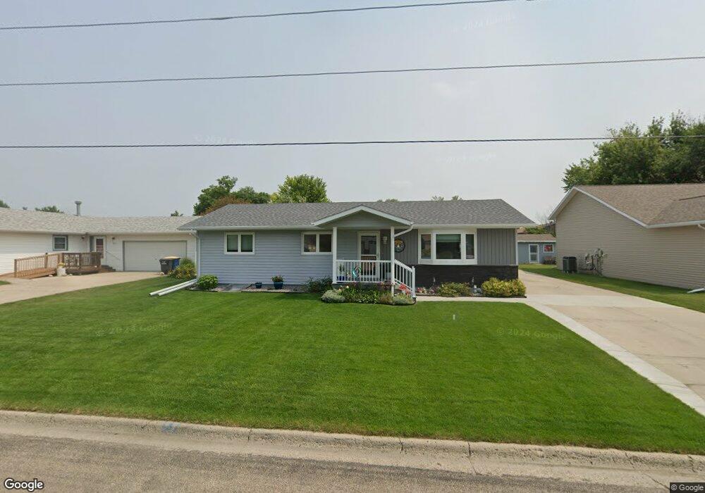1526 7th Ave NE, Jamestown, ND 58401 - photo 1
