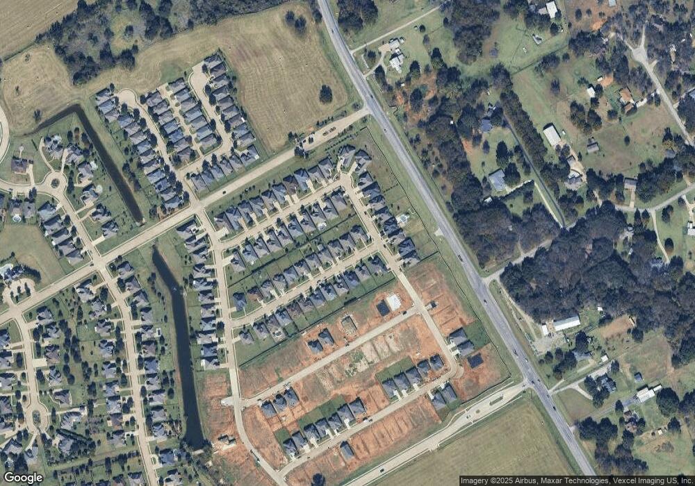 319 Oar Wood Dr, Granbury, TX 76049 - photo 1