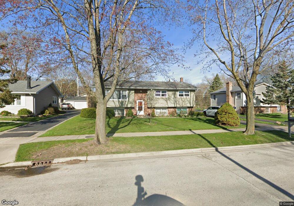 516 N Metropolitan Ave, Waukegan, IL 60085 - photo 1