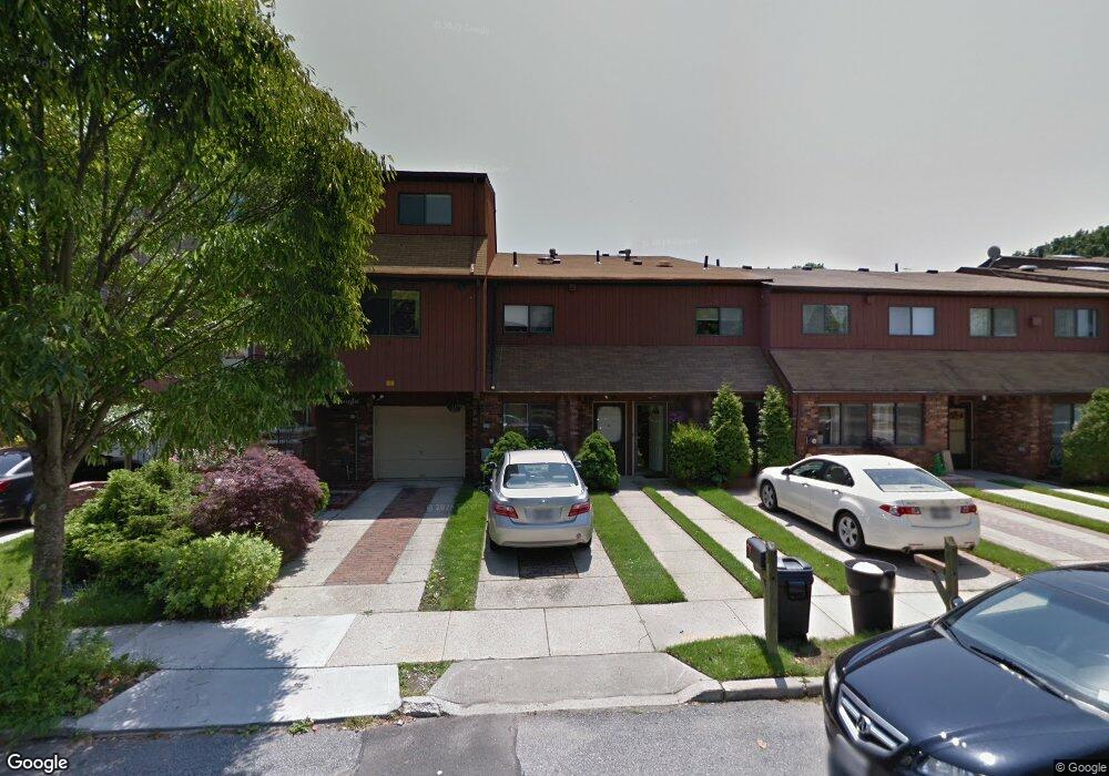 23 Gateway Dr unit 162, Staten Island, NY 10304 - photo 1