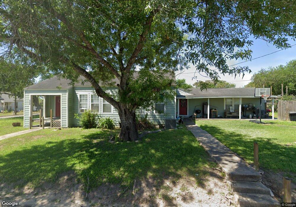 201 N Berry St, Beeville, TX 78102 - photo 1
