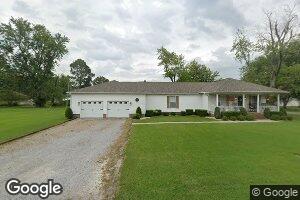 4978 Franklin St, Sesser, IL 62884