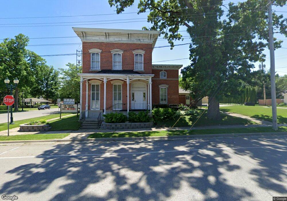 404 W 2nd St, Cedar Falls, IA 50613 - photo 1