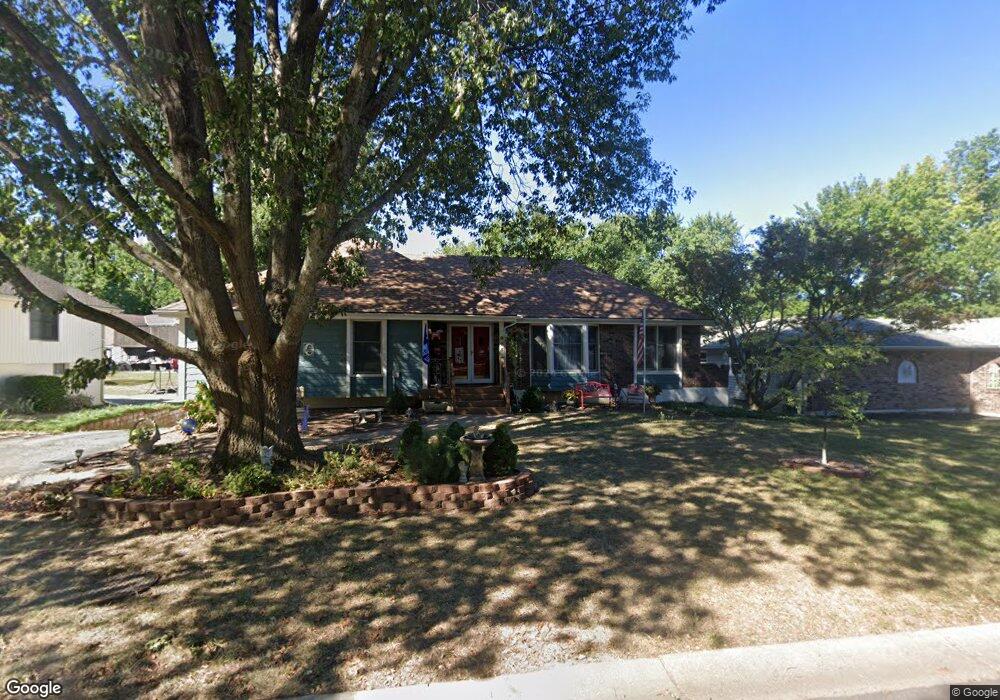 905 NW 12th St, Blue Springs, MO 64015 - photo 1