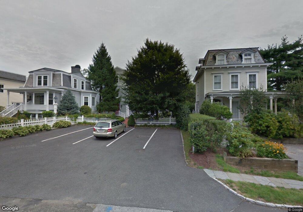 633 Steamboat Rd unit 3, Greenwich, CT 06830 - photo 1