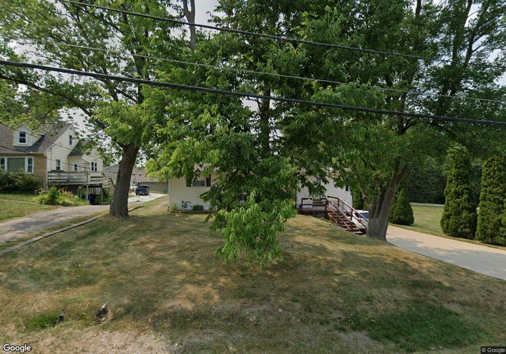 338 Foote St SW, Cedar Rapids, IA 52404 - photo 1