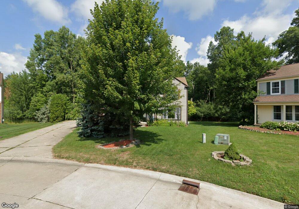 1730 Revere Ct, West Bloomfield, MI 48324 - photo 1