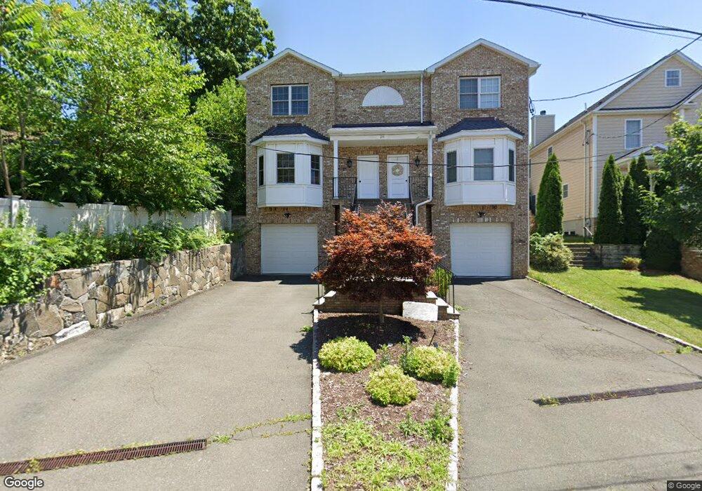 20 Chestnut St unit Right, Tuckahoe, NY 10707 - photo 1