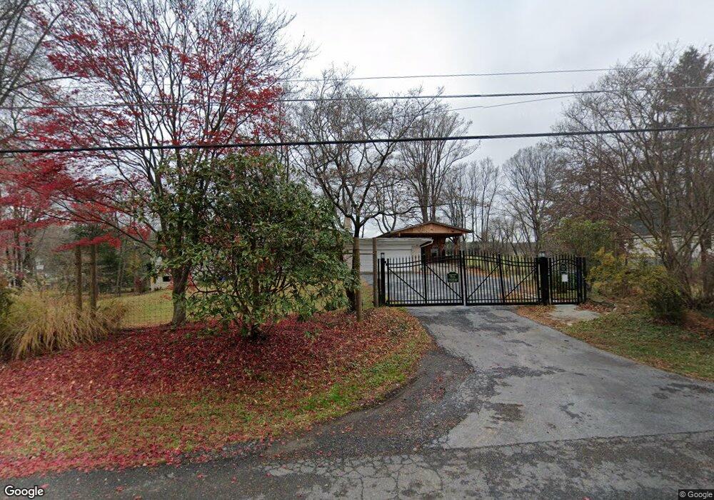 8565 Horseshoe Ln, Potomac, MD 20854 - photo 1