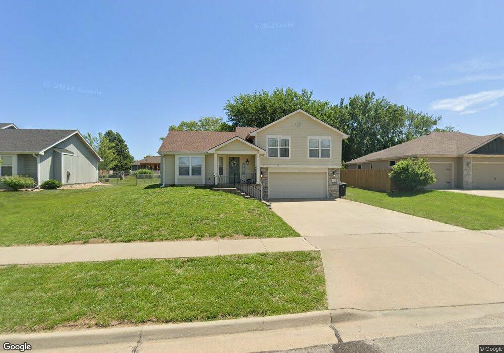 4418 SW Cambridge Ave, Topeka, KS 66610 - photo 1