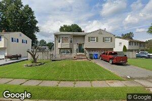 16 Heidi Dr, Fords, NJ 08863