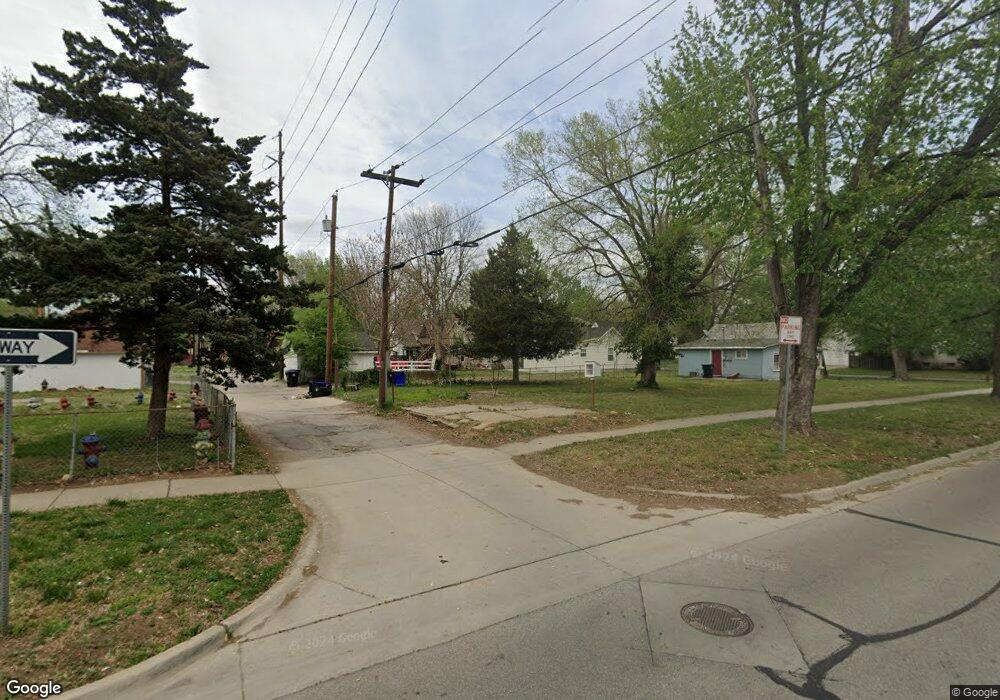 423 SW Polk St, Topeka, KS 66603 - photo 1