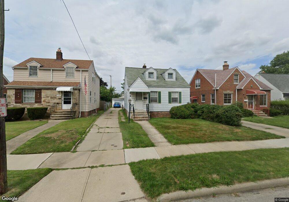 5172 Cato St, Maple Heights, OH 44137 - photo 1