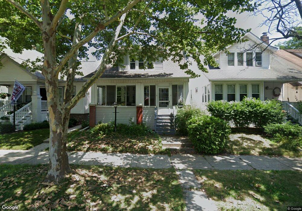 1104 Lakepointe St, Grosse Pointe Park, MI 48230 - photo 1