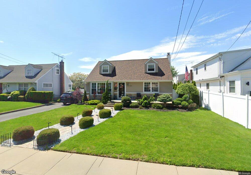 263 Courthouse Rd, Franklin Square, NY 11010 - photo 1