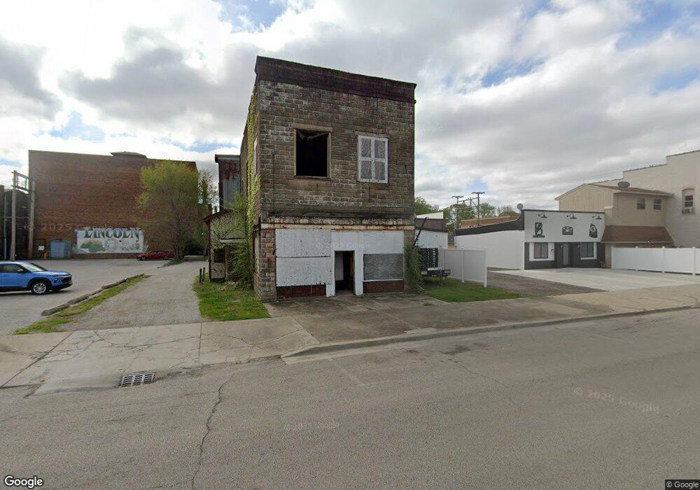 228 1/2 S Chicago St, Lincoln, IL 62656 - photo 1