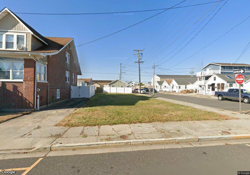 326 W Wildwood Ave, Wildwood, NJ 08260 - photo 1