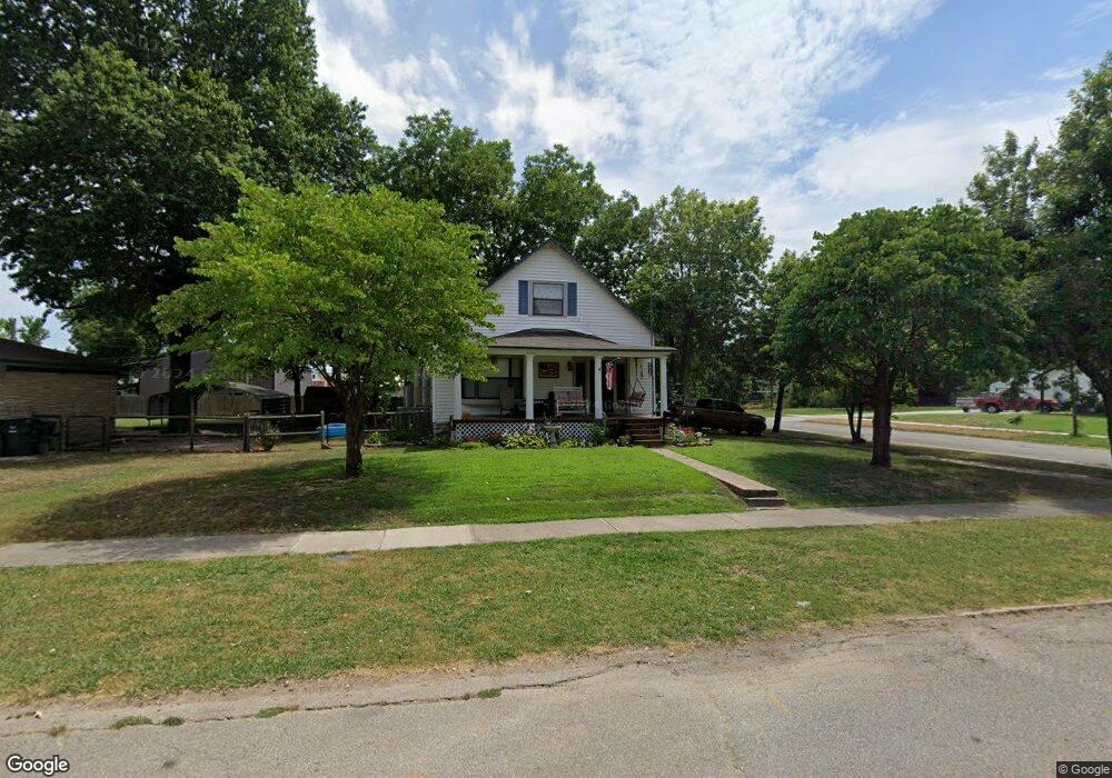 202 E 1st St, Skiatook, OK 74070 - photo 1