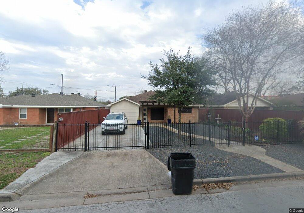 4714 Billingsley St, Houston, TX 77009 - photo 1