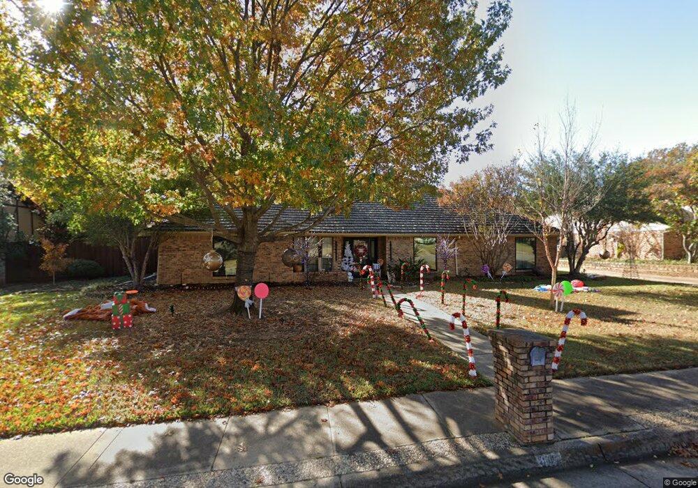 1816 Wimbleton Dr, Bedford, TX 76021 - photo 1