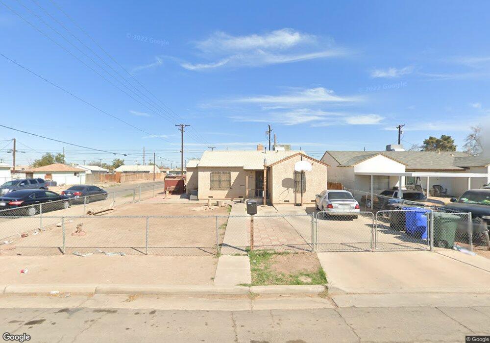 690 W Euclid Ave, El Centro, CA 92243 - photo 1