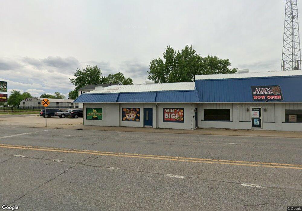 611 Keokuk St, Lincoln, IL 62656 - photo 1