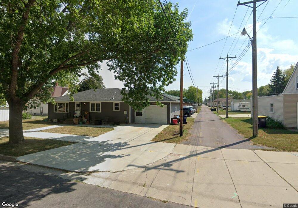 611 8th St N, New Ulm, MN 56073 - photo 1