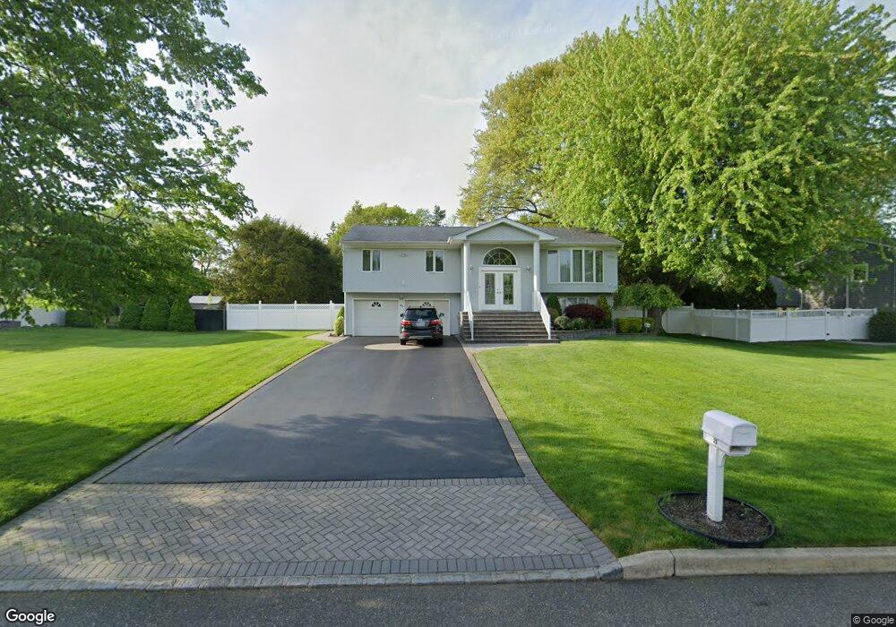 25 Bethal Ln, ComMacK, NY 11725 - photo 1