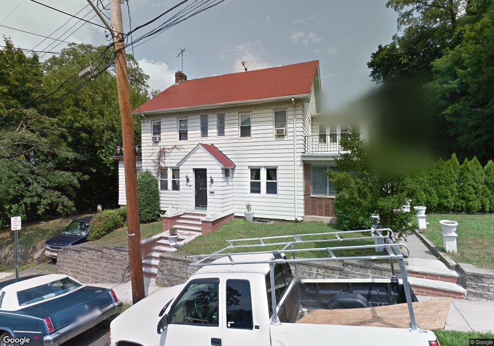 10 Lewis Pkwy, Yonkers, NY 10705 - photo 1