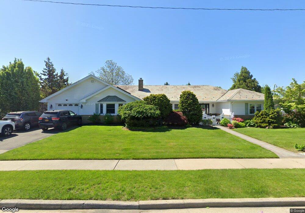 185 Plum Tree Ln, West Hempstead, NY 11552 - photo 1