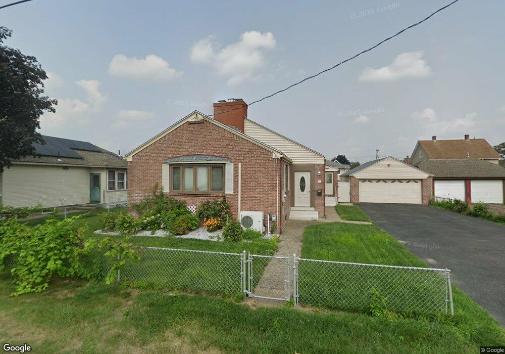 40 Pine St, Ludlow, MA 01056 - photo 1