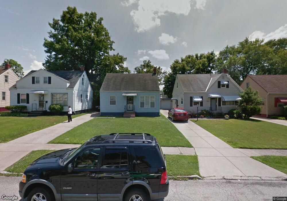 19612 Fairway Ave, Maple Heights, OH 44137 - photo 1