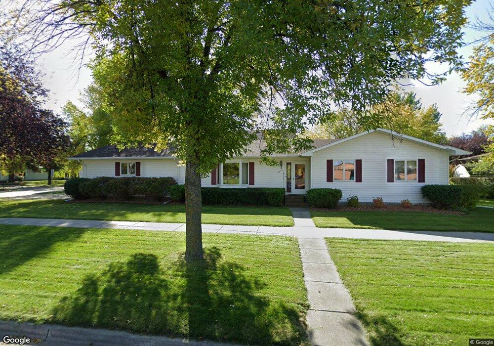 1102 S 20th St, Grand Forks, ND 58201 - photo 1