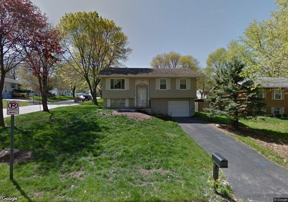 3140 Stratford Ln SW, Cedar Rapids, IA 52404 - photo 1