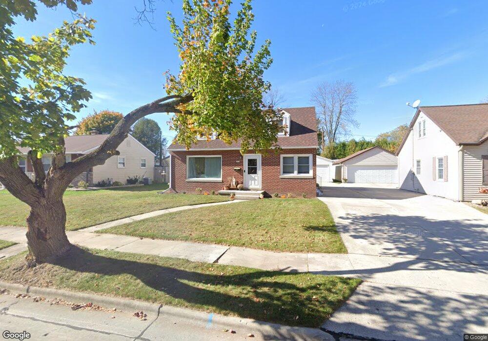 1412 N 5th St, Manitowoc, WI 54220 - photo 1