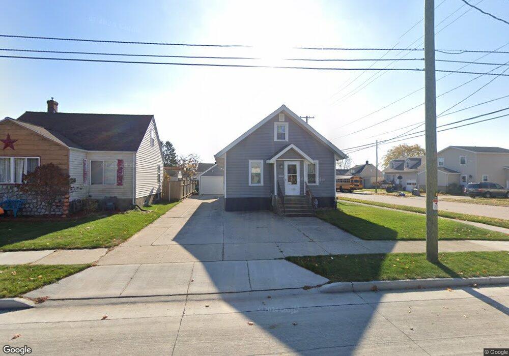 2033 25th St, Two Rivers, WI 54241 - photo 1