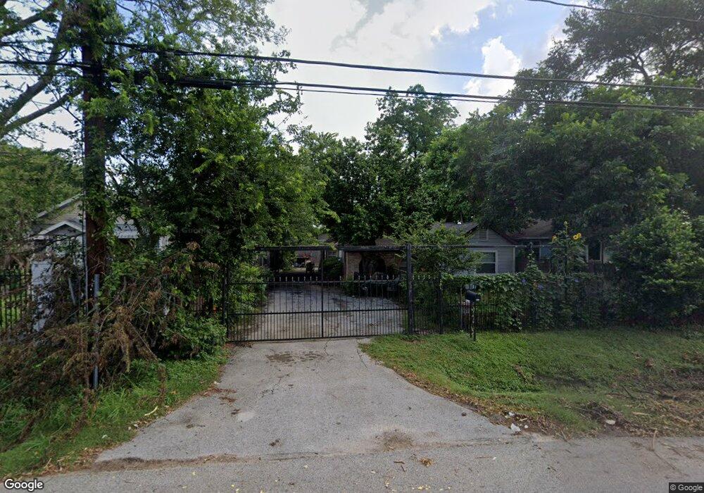 421 Lindale St, Houston, TX 77022 - photo 1