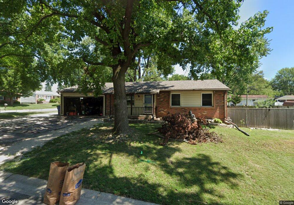 2101 Bolton St, Saint Charles, MO 63301 - photo 1