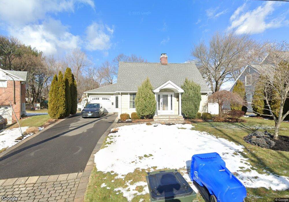 26 Hooker Dr, West Hartford, CT 06107 - photo 1