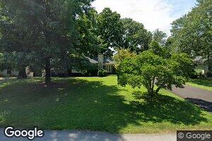 518 Club Ln, Louisville, KY 40207