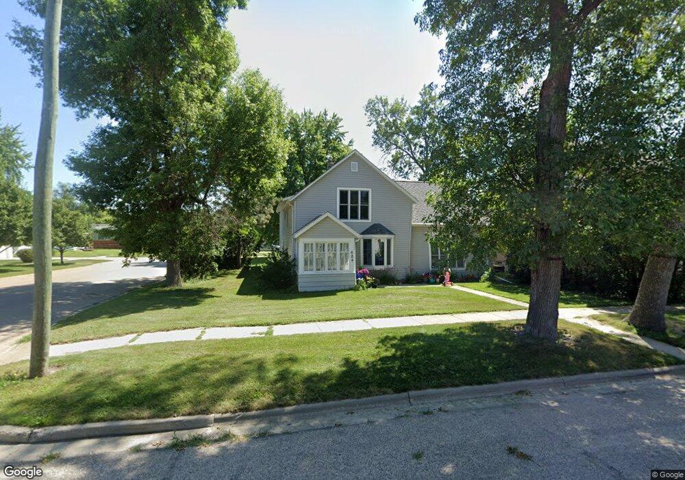 624 2nd Ave NW, Jamestown, ND 58401 - photo 1