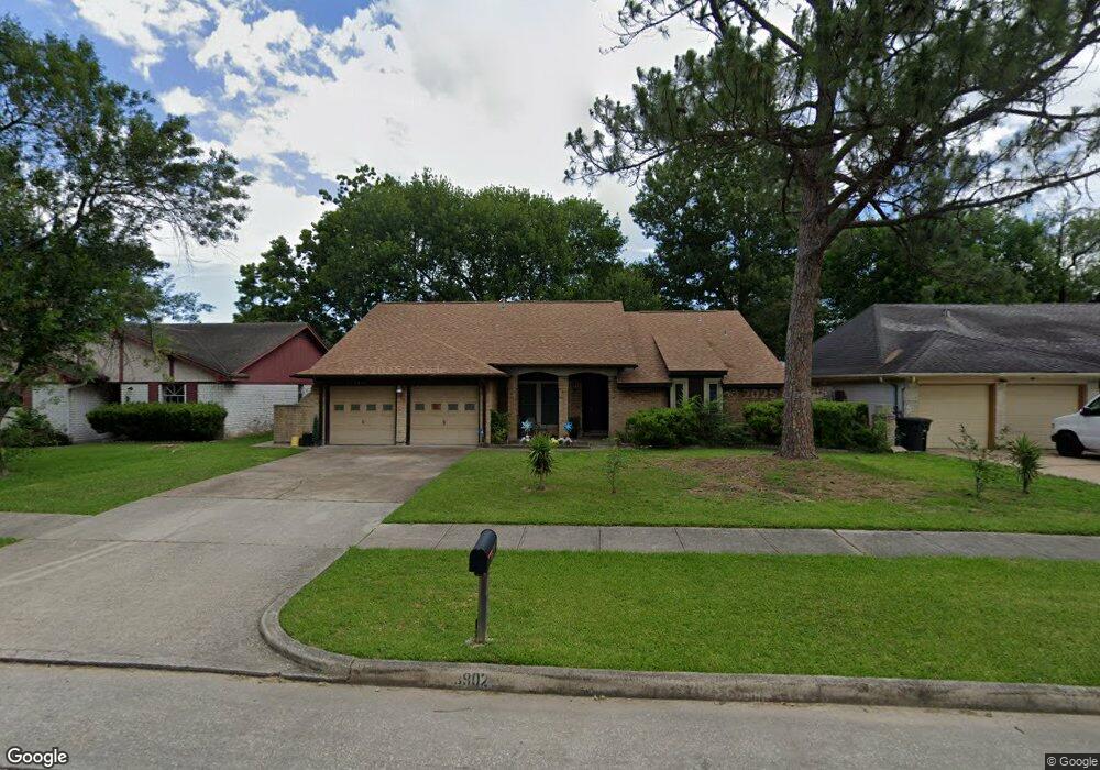 3902 Lemon Tree Ln, Houston, TX 77088 - photo 1