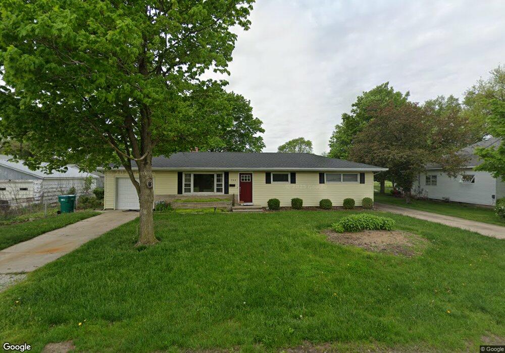 713 N 26th St, Mattoon, IL 61938 - photo 1
