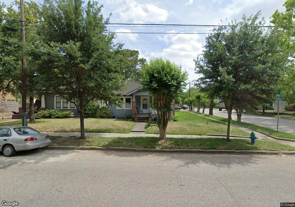 826 Pecore St, Houston, TX 77009 - photo 1