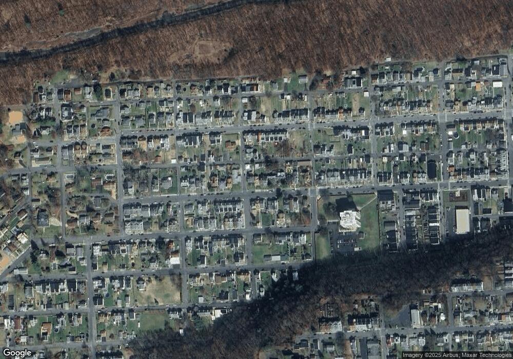 1435 W Arch St, Coal Township, PA 17866 - photo 1