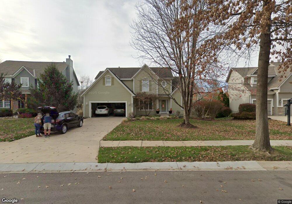 5020 Mccoy St, Shawnee, KS 66226 - photo 1