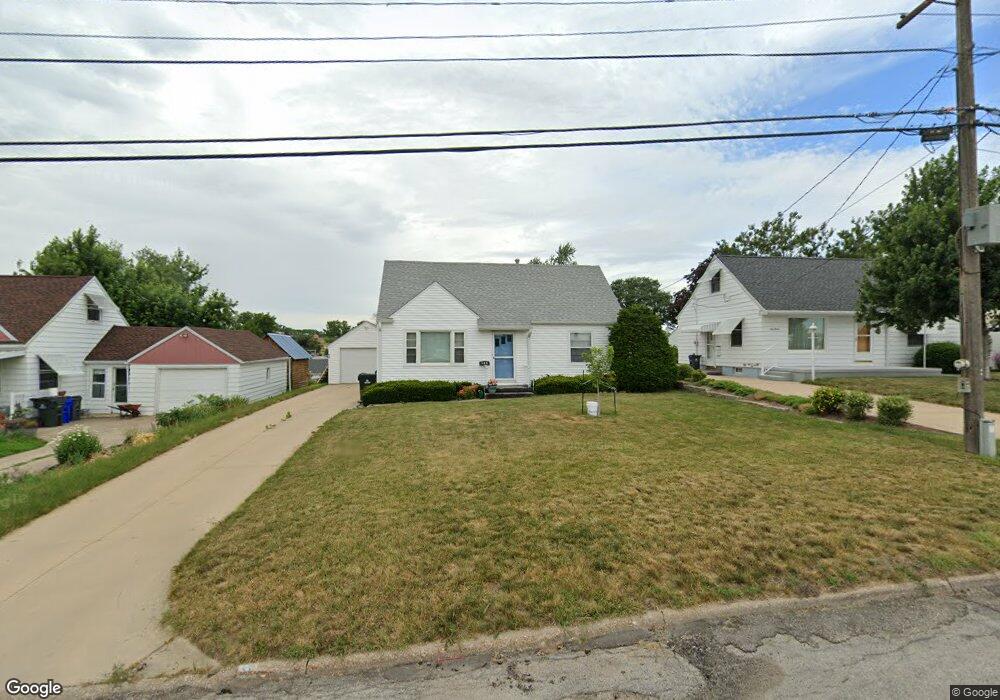 918 15th St SW, Cedar Rapids, IA 52404 - photo 1