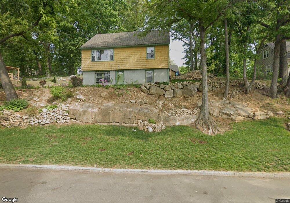 172 Sunshine Cir, Bridgeport, CT 06606 - photo 1